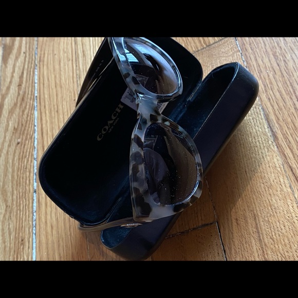 Stylish COACH SUNGLASSES! Cat Eye, tortoise shell. - Picture 9 of 9